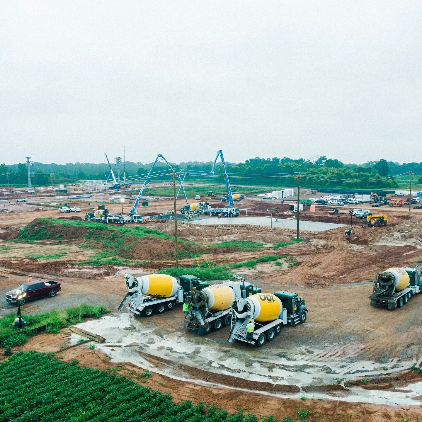 🏗️✨ Unlocking Success in Every Pour: Quality Concrete, Seamless Construction! ✨🏗️

At Builders Supply, we take pride in being your trusted partner for top-notch concrete solutions. 🚀 Whether you're working on a residential project, a commercial bu